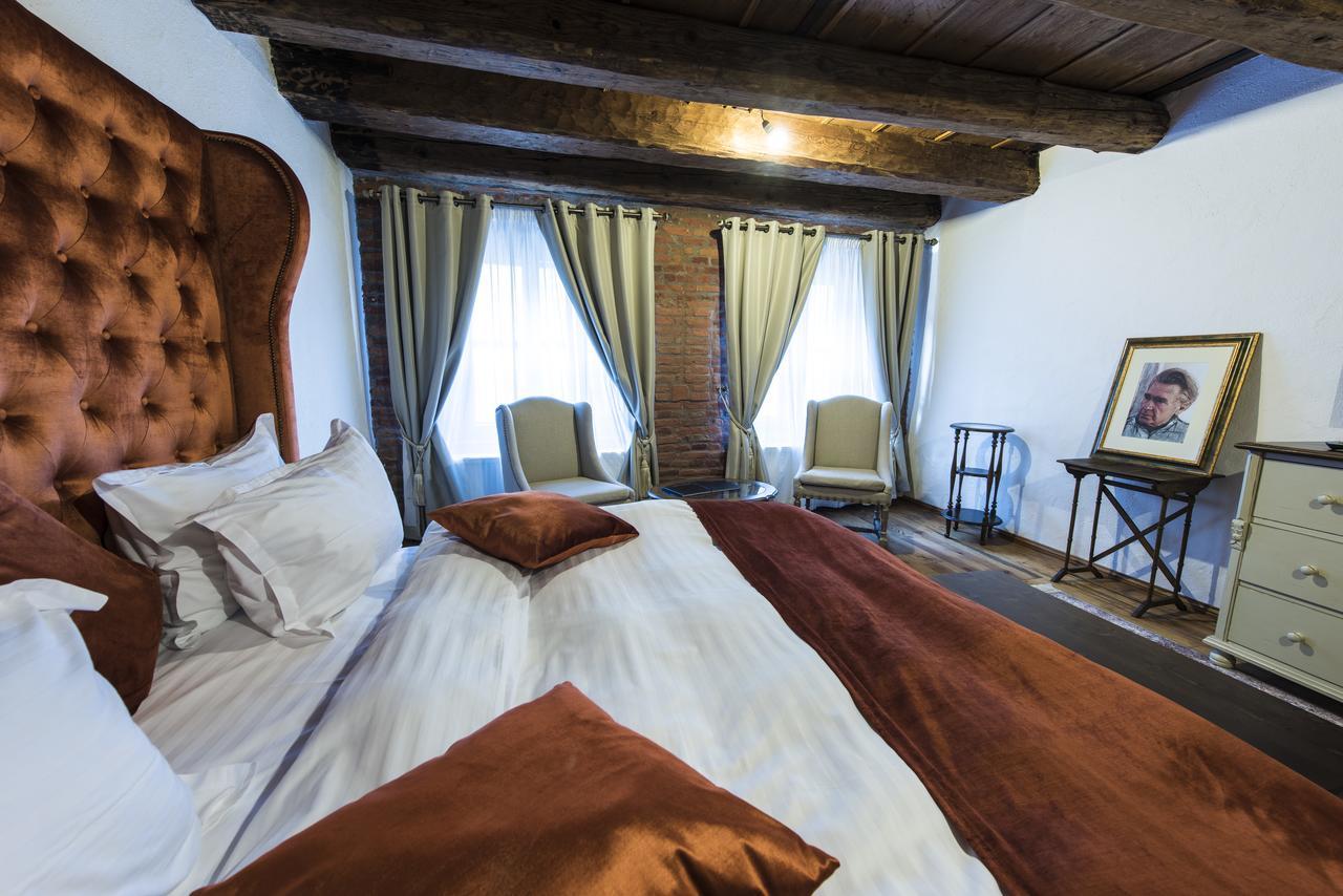 Aparthotel Casa Veche Braşov Habitación foto